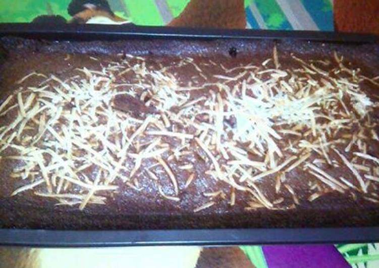 Brownies panggang tabur keju