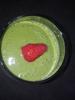 A picture of Spinach and Strawberries smoothie.