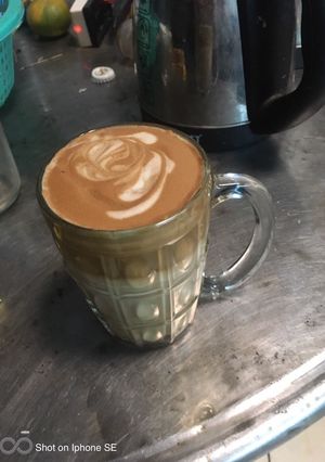 Hình của món Coffee latte bọt (món kết hợp).