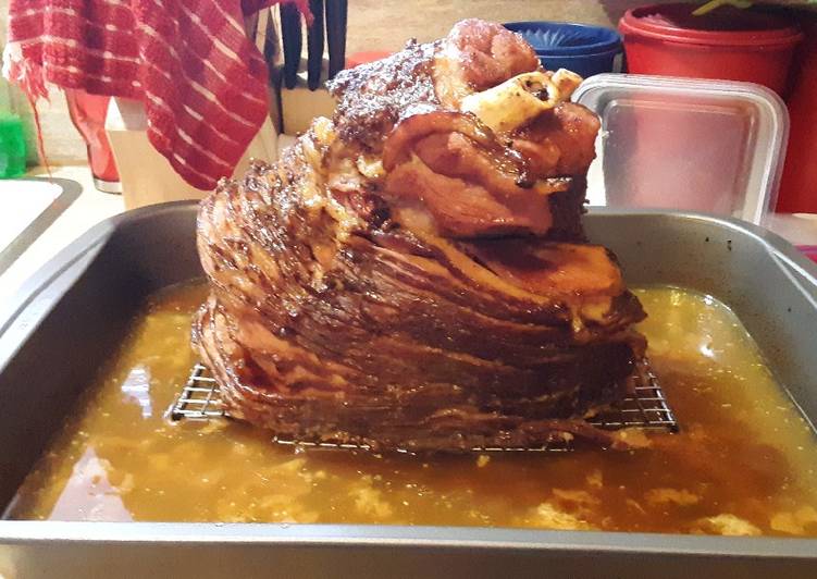 How to Prepare Favorite Moist spiral ham….. found recipe on here, falls off the bone