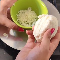 A picture of Mozzarella cheese.