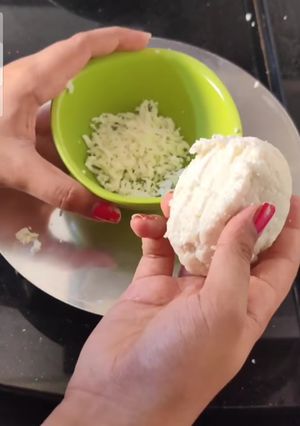 A picture of Mozzarella cheese.