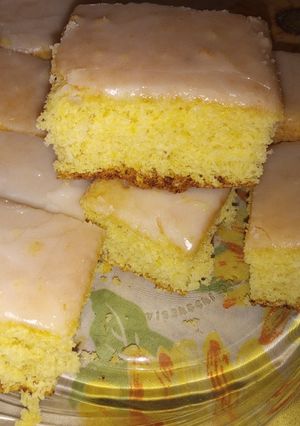 Una foto de Brownies de limón 🍋