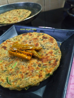 बाजरा बथुआ पराठा (bajra bathua paratha recipe in Hindi) रेसिपी मुख्य फोटो