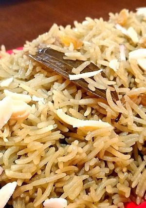 A picture of Gur waley Chawal/ Jaggery rice.