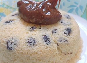 Una foto de Postre de coco sin azúcar ni harina y al microondas