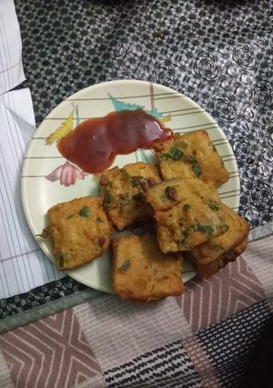 A picture of Bread pakoda.
