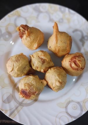 A picture of Kela vada (Jain recipe).