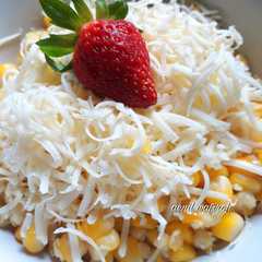 A picture of Jasuke - jagung susu keju.