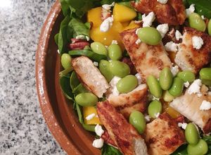 Una foto de Ensalada con Edamames !