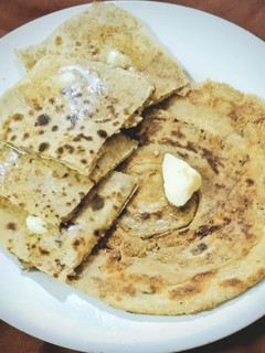 चीज़ी आलू पराठा (Cheesy aloo paratha recipe in Hindi) रेसिपी मुख्य फोटो