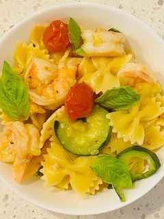 A picture of Seafood Garden Pasta.