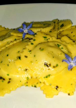 Foto di Ravioli di borragine, ricotta e pistacchi
