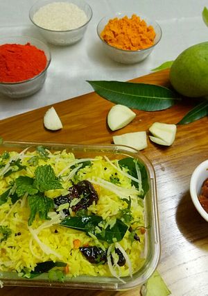 A picture of Raw mango rice /mavinakayi chitranna.