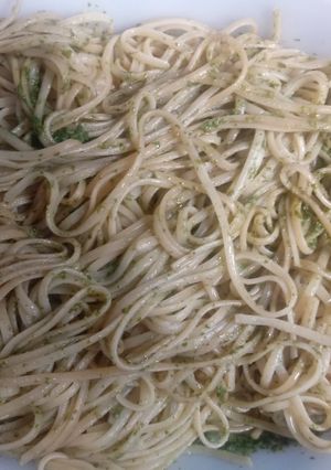 Una foto de Spaguetis al Pesto