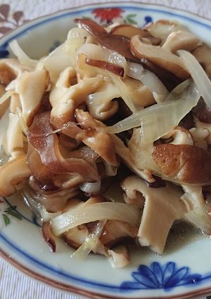 香菇炒木耳 的食譜成品照片