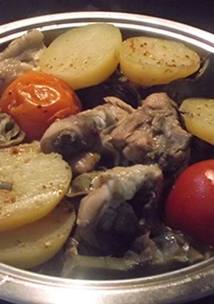 Foto principal de Pollo con patatas y alcachofas
