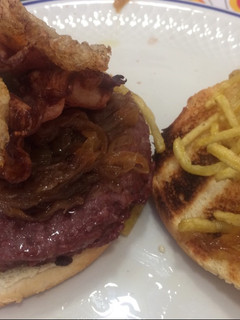 Una foto de Hamburguesa épica