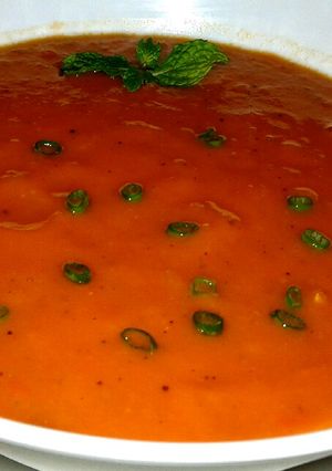 A picture of Fresh tomatoe soup.