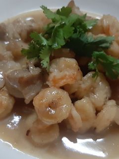 Hình của món Tôm thịt um nước cốt dừa.