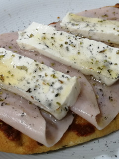 Una foto de Tosta ligera en focaccia