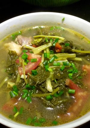 Hình của món Canh cải chua nấu cổ cánh ngan.