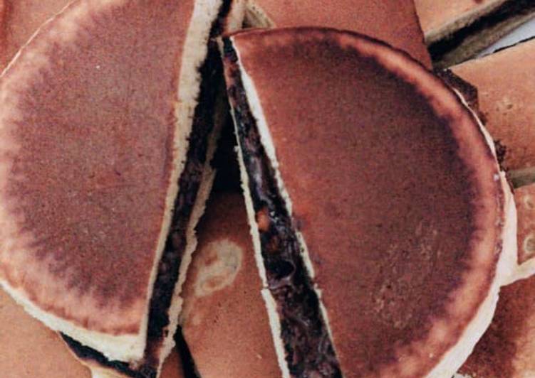 Dorayaki coklat