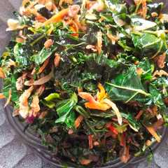 A picture of Tumis daun pepaya jepang dan teri.