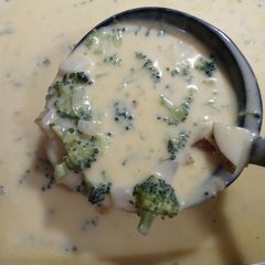A picture of Cheesy Broccoli and Potato Soup.