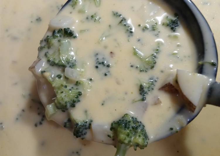 Easiest Way to Make Homemade Cheesy Broccoli and Potato Soup