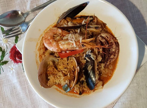 Una foto de Cazuela de mariscos