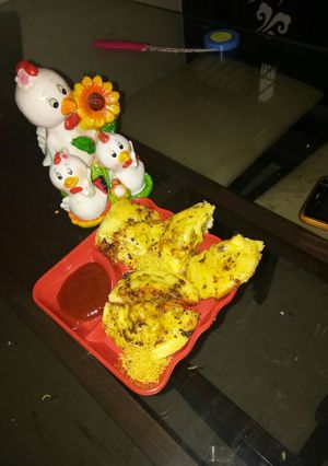 A picture of Bread sandwich dhokla.