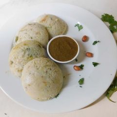 A picture of Sago idli (sabhudan, javarisi in tamil).
