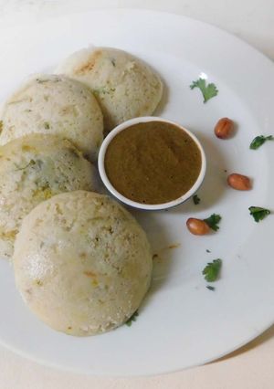 A picture of Sago idli (sabhudan, javarisi in tamil).
