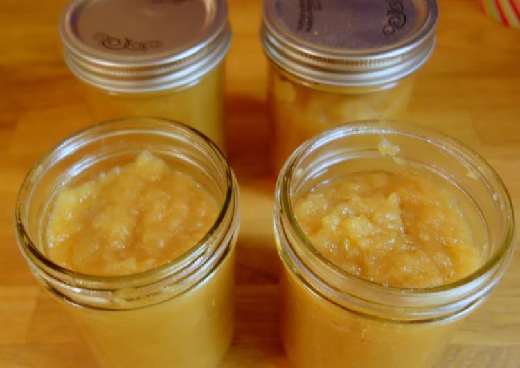 Steps to Make Super Quick Homemade Applesauce