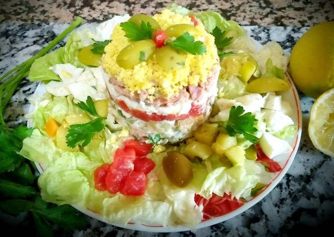 Egg mimosa salad with vegetables, tuna👍😝😝