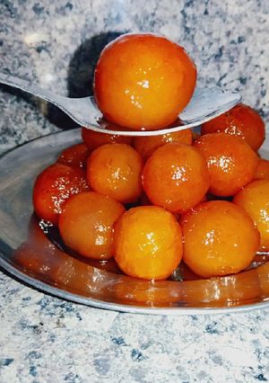 गुलाबजामुन मिश्रण के गुलाबजामुन (Gulabjamun mishran ke gulabjamun recipe in hindi)) रेसिपी मुख्य फोटो