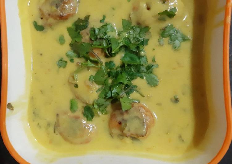 Steps to Prepare Quick Kadhi pakoda
