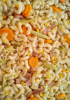 Una foto de Ensalada de codito