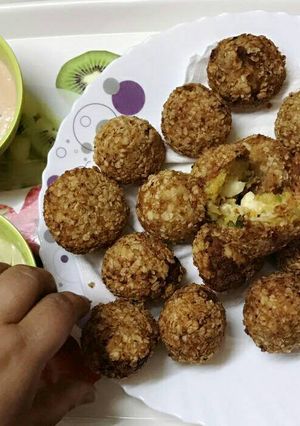 A picture of Soya oats cheese balls.