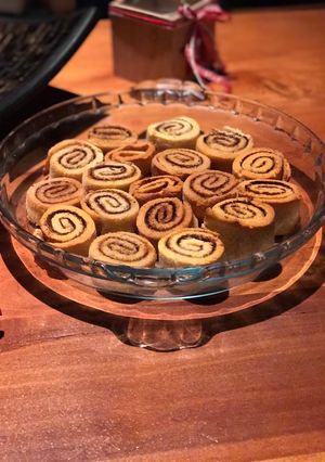 Una foto de Cinnamon rolls veganos