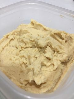 Una foto de Hummus casero