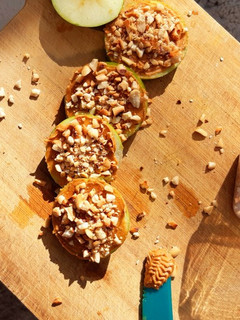 A picture of Apples with peanut butter.