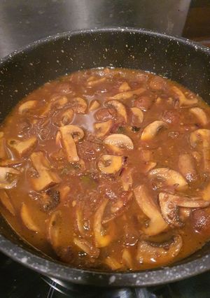 A picture of Mushroom Masala Curry 🍄🍛🌶.