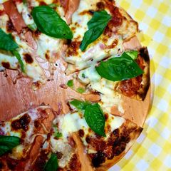 A picture of Pizza dough.