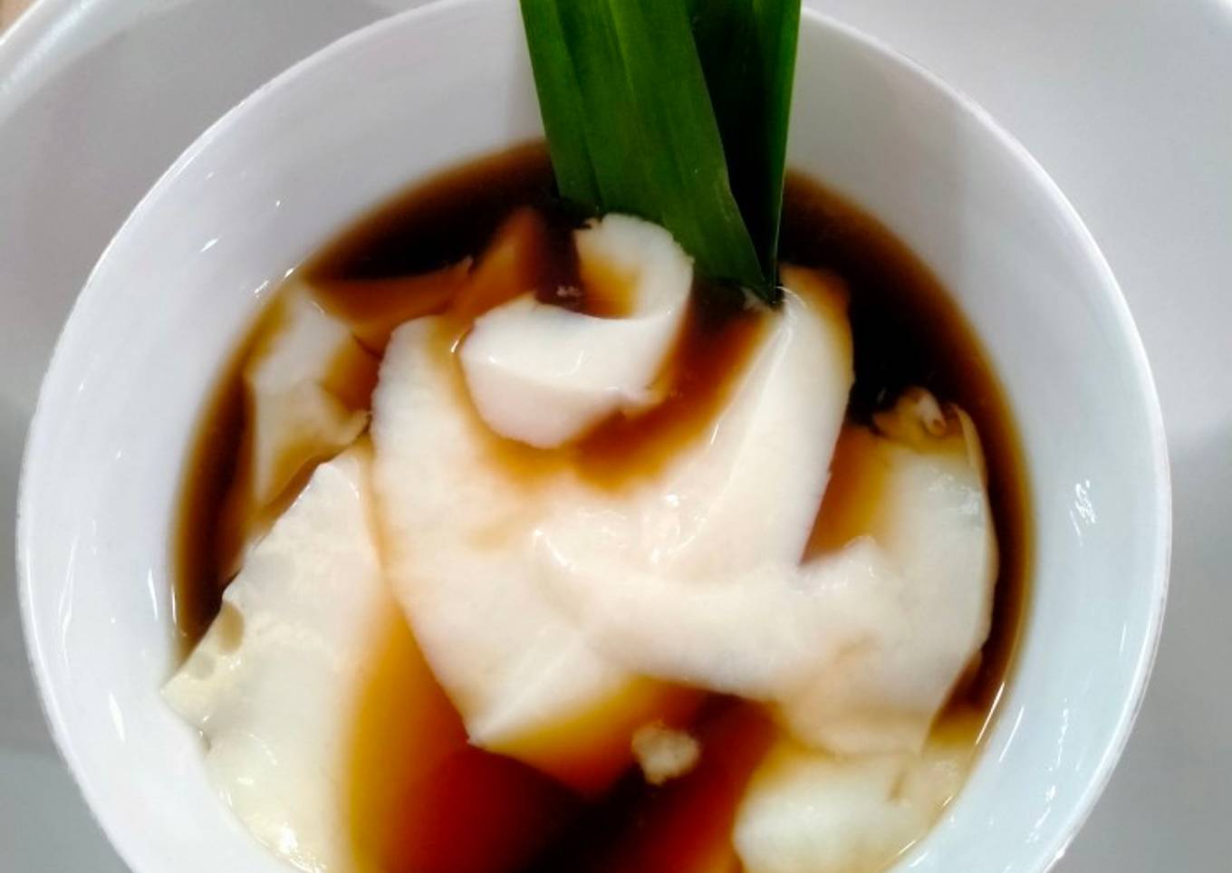 Kembang Tahu Saus Jahe (Pudding Susu Kedelai)