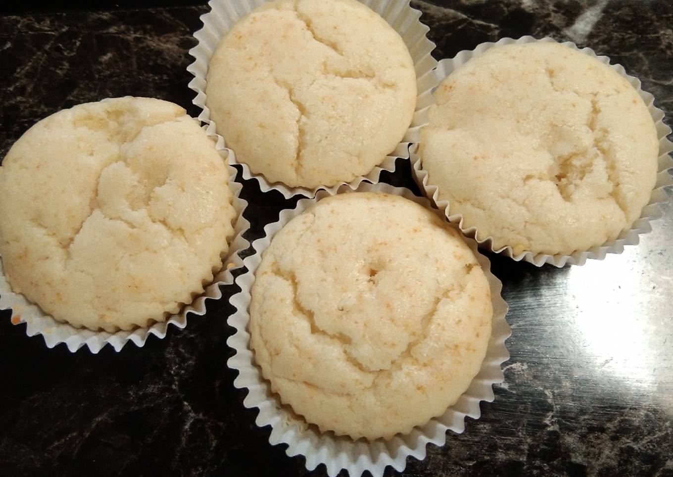 Vanilla pound cake muffins