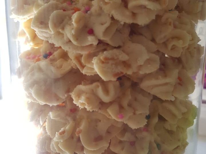 Bagaimana Menyiapkan Sagu Keju, Enak