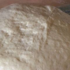A picture of Pizza dough.