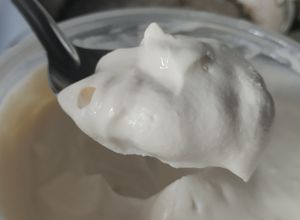 Una foto de Queso crema casero sabor tipo philadelphia🥯🥛🧀
